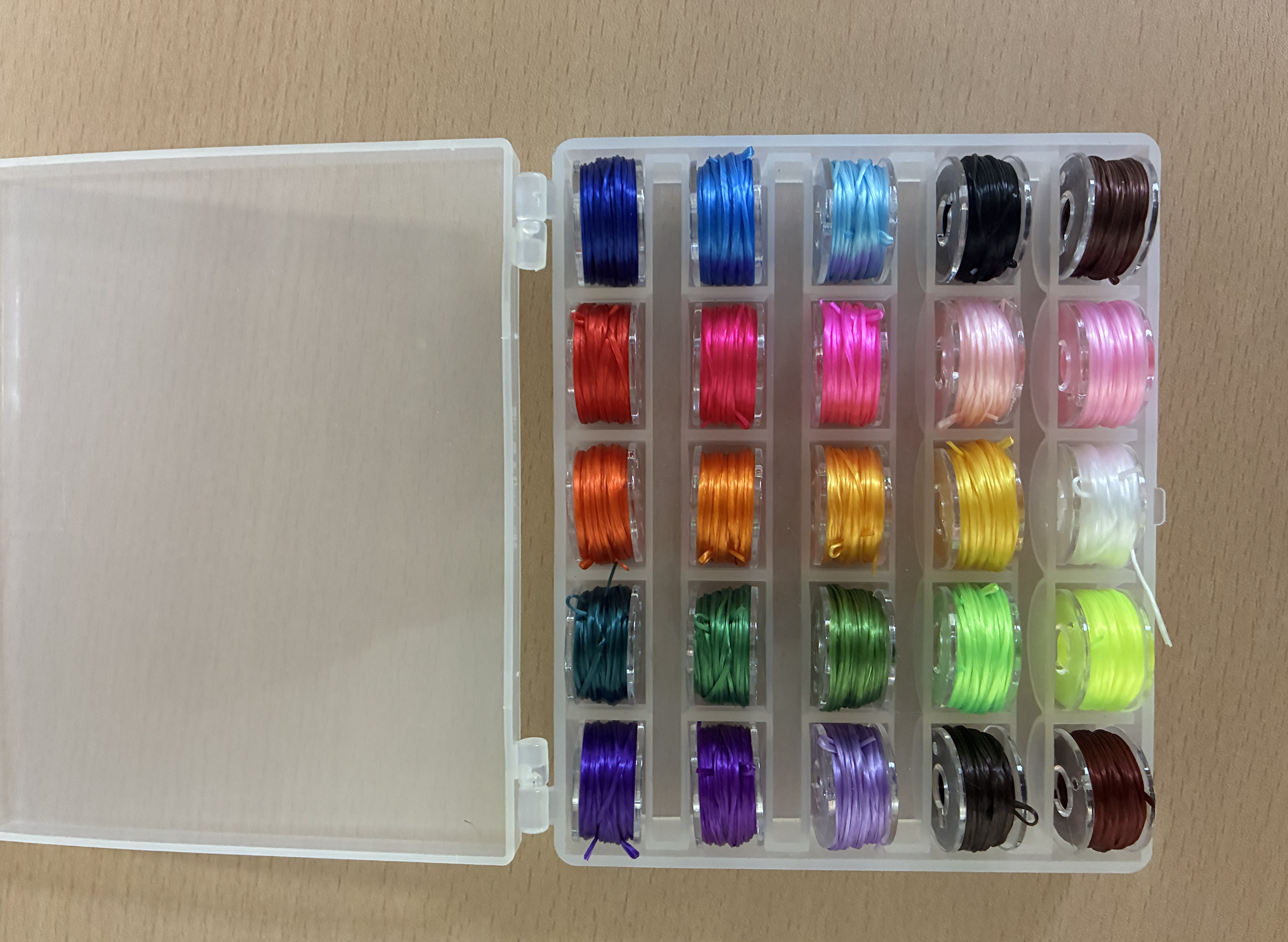 Read more about the article Jewelry Elastic Wire set in multicolour